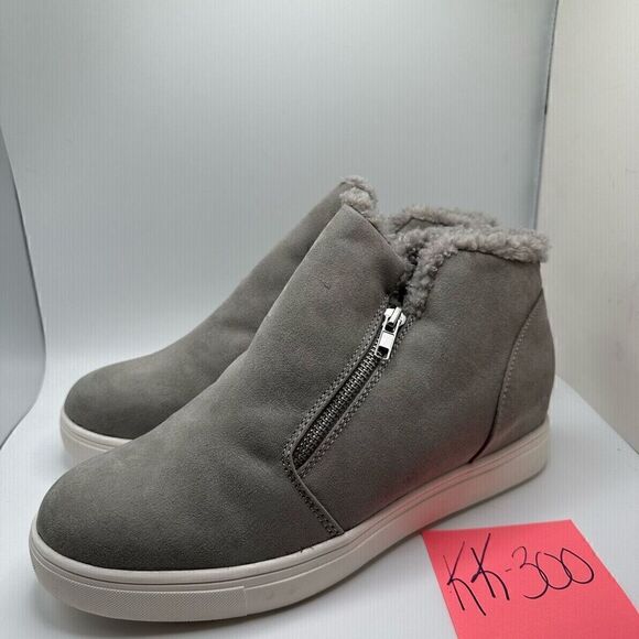 CUSHIONAIRE Women's Cozy Hidden Wedge Sneaker 11 GRAY - Picture 3 of 7